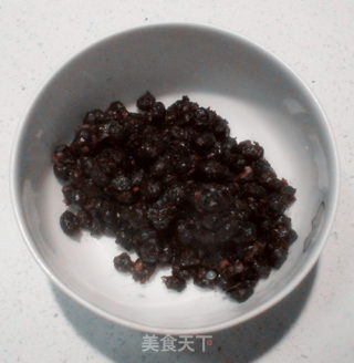 豆豉炒辣椒圈的做法步骤：1