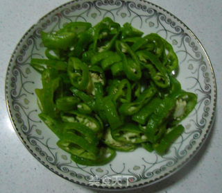 豆豉炒辣椒圈的做法步骤：2