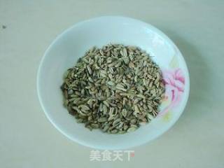 花生茴香炖牛肉的做法步骤：3