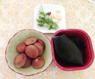 【香菇烧海带】---素菜也可以这样混搭的做法步骤：1