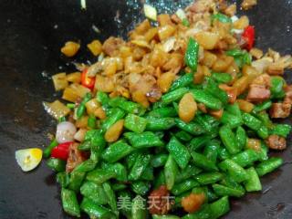 豆角炒花蛤肉的做法步骤：9