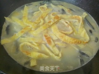 蛋皮泥鳅汤的做法步骤：8