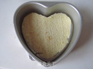 花瓣抹茶慕斯蛋糕的做法步骤：3