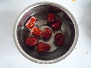 养颜靓汤——红枣南瓜汤的做法步骤：2