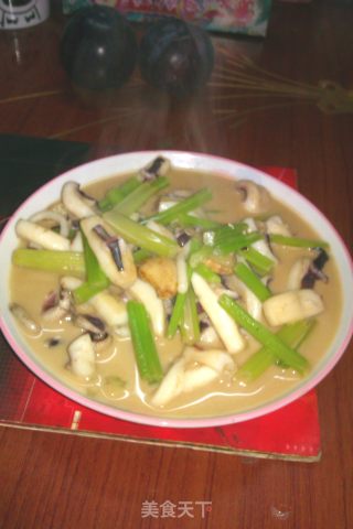 墨鱼烧芹菜的做法步骤：6