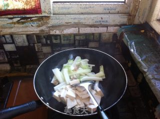 辣白菜烧豆腐的做法步骤：3