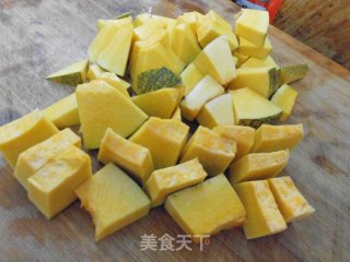 干烧（炒）老南瓜的做法步骤：1