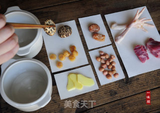 瑶柱花生米鸡脚汤的做法步骤：5