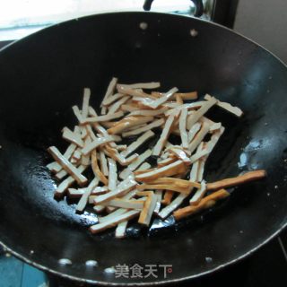 姜丝卤肉豆腐丝的做法步骤：3