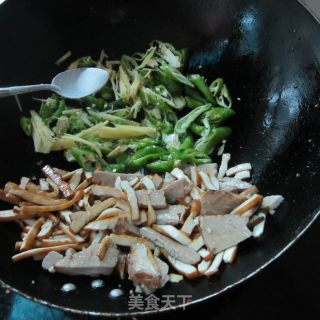 姜丝卤肉豆腐丝的做法步骤：5