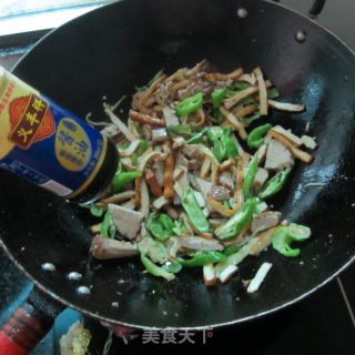姜丝卤肉豆腐丝的做法步骤：7
