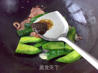 酱爆苦瓜熏鸭肉的做法步骤：7