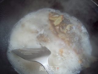 鲫鱼豆腐汤的做法步骤：5