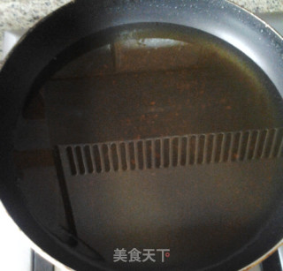 酥脆炸鱼鳞的做法步骤：3