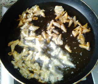 酥脆炸鱼鳞的做法步骤：5