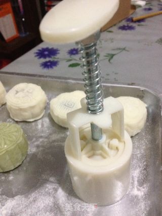 冰皮月饼的做法步骤：9