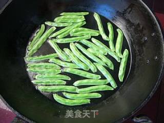 肉丝炒四棱梅豆的做法步骤：3