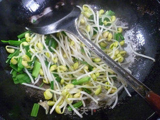 炒黄豆芽的做法步骤：3