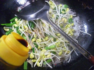 炒黄豆芽的做法步骤：4