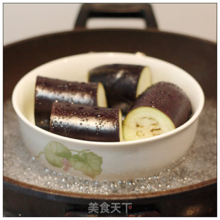 简单美味下饭菜菜-----皮蛋茄泥的做法步骤：1