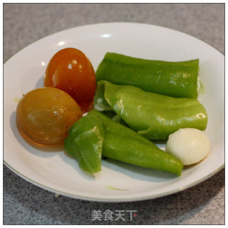 简单美味下饭菜菜-----皮蛋茄泥的做法步骤：2