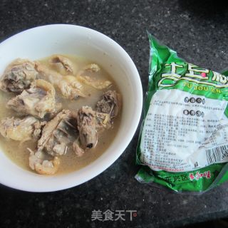 鸡肉土豆粉的做法步骤：1