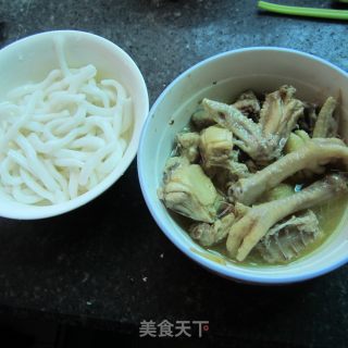 鸡肉土豆粉的做法步骤：2