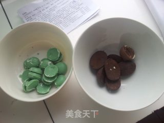 绿色森林版布朗尼蛋糕的做法步骤：1