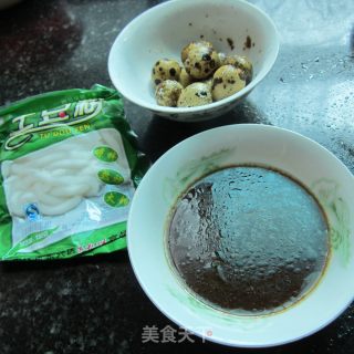 卤味土豆粉的做法步骤：1