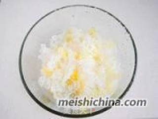 【枣香莲子银耳羹】--- 滋阴润肺去秋躁的做法步骤：3