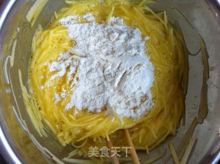 土豆丝鸡蛋饼的做法步骤：4