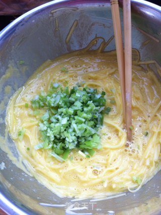 土豆丝鸡蛋饼的做法步骤：5