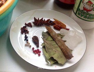 卤水鸡脖及卤水做法的做法步骤：2