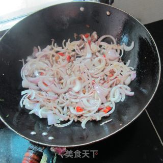 尖椒洋葱肉的做法步骤：6