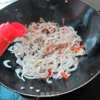 尖椒洋葱肉的做法步骤：7