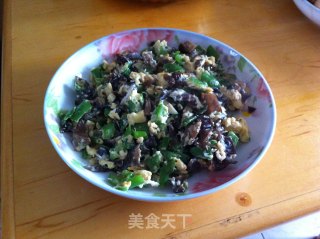 青椒木耳炒鸡蛋的做法步骤：3