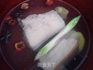 清汤肉丝面的做法步骤：2