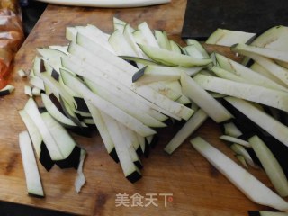 简单干炒（烧）茄条的做法步骤：1