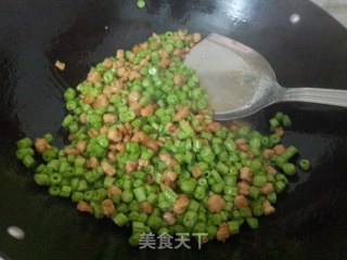 豆角肉粒炒饭的做法步骤：3