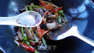 经典下饭菜----------家常小炒肉的做法步骤：8