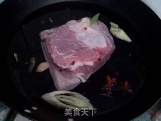 梅菜扣肉的做法步骤：2