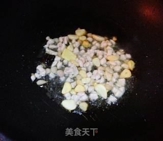 【腐竹炒藕条】----别样方法巧吃藕的做法步骤：4