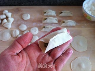 芹菜肉馅锅贴的做法步骤：6