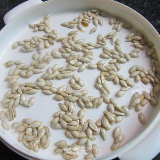 烤南瓜籽的做法步骤：5