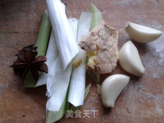 土豆炖排骨的做法步骤：4