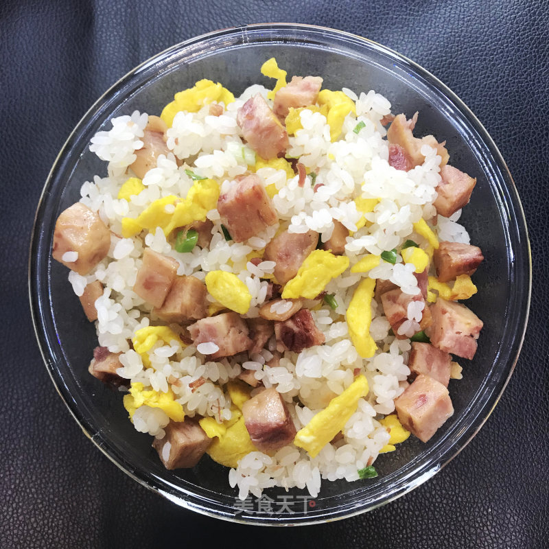 火腿午餐肉蛋炒饭的做法