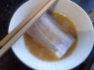煎带鱼的做法步骤：3