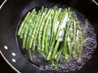 猪肉豆角水饺的做法步骤：4