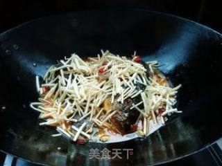 苤菜根烧鱼的做法步骤：10