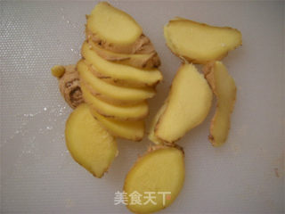 宝宝食谱：简单排骨汤的做法步骤：2